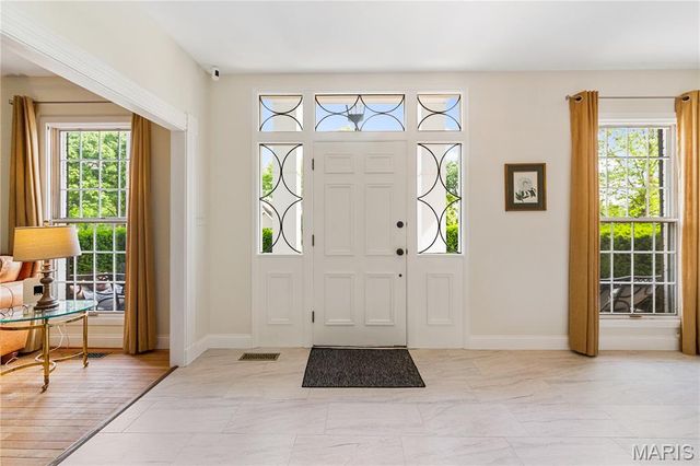 15129 Chamisal Drive, Chesterfield, MO 63017
