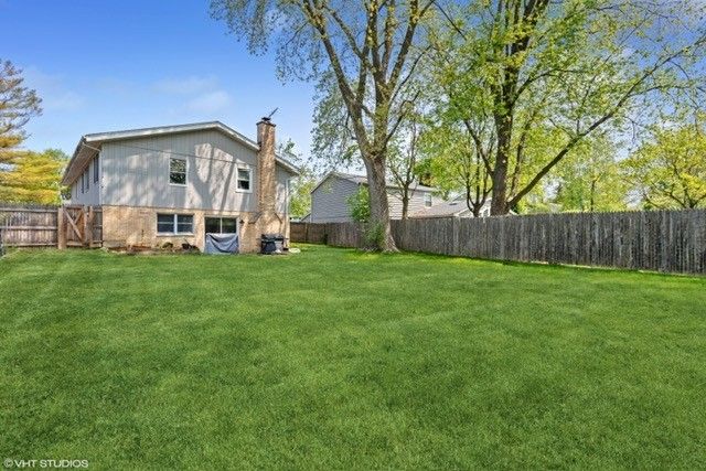 47 W Stone Avenue, Lake Forest, IL 60045