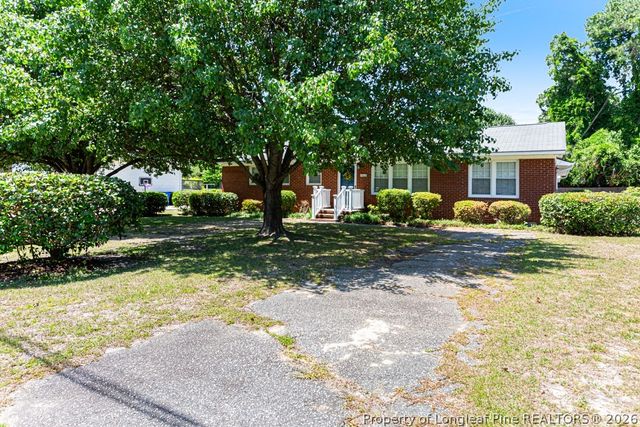 1802 Flintshire Road, Fayetteville, NC 28304