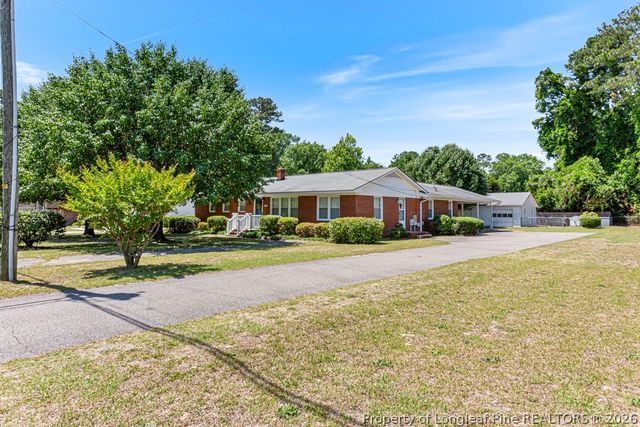1802 Flintshire Road, Fayetteville, NC 28304