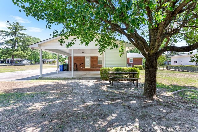 1802 Flintshire Road, Fayetteville, NC 28304