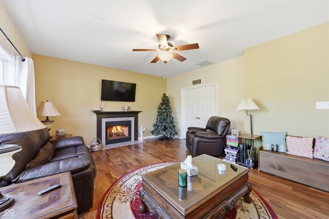 18715 Crestline Court, Noblesville, IN 46060