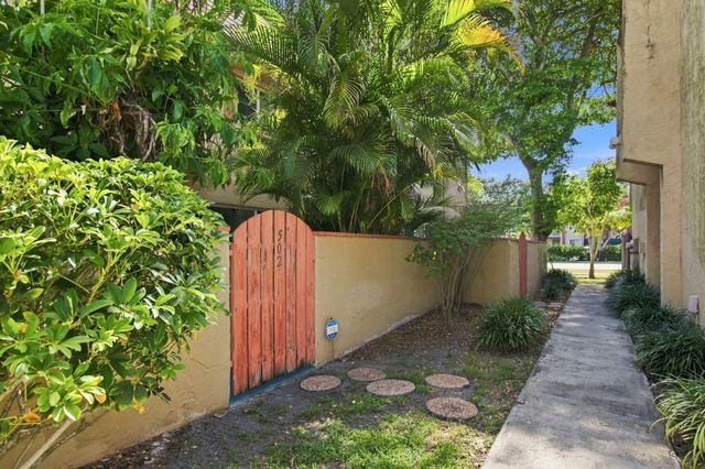 7175 Nova Drive, Davie, FL 33317