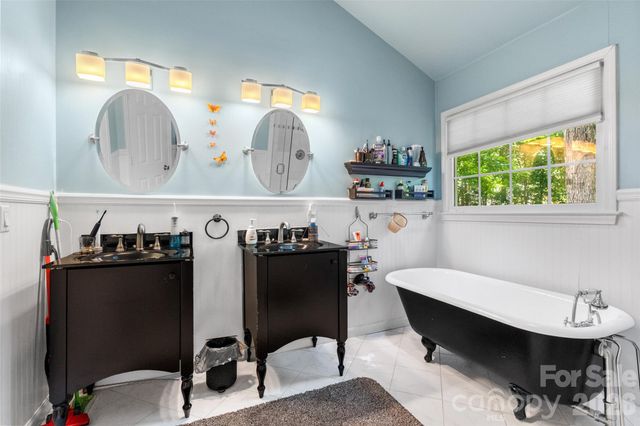 4131 Beauvista Drive, Charlotte, NC 28269