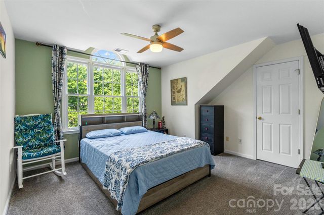 4131 Beauvista Drive, Charlotte, NC 28269