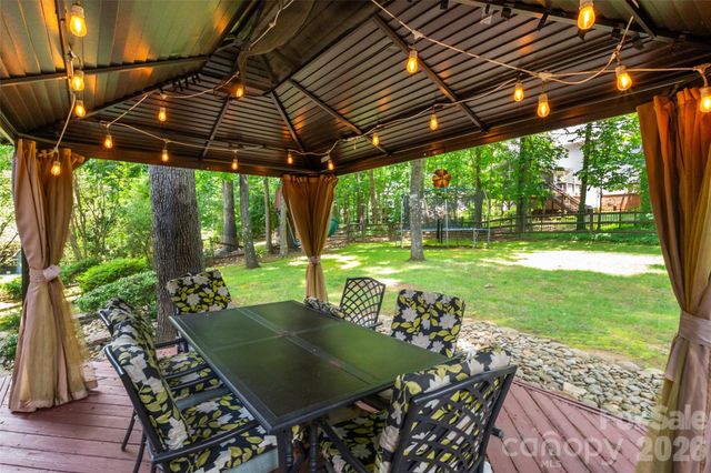4131 Beauvista Drive, Charlotte, NC 28269