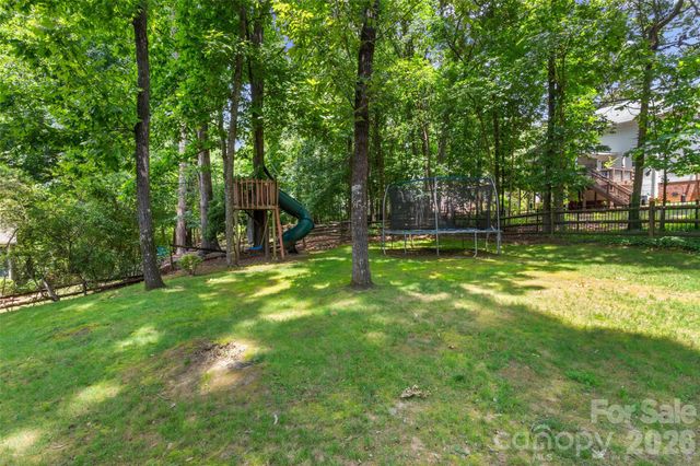 4131 Beauvista Drive, Charlotte, NC 28269