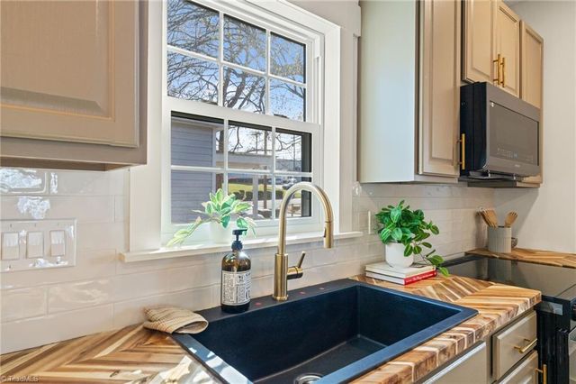 207 W Holt Street, Burlington, NC 27217