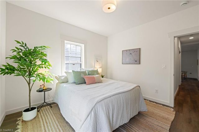 207 W Holt Street, Burlington, NC 27217