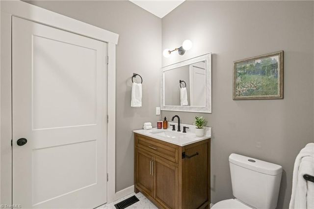 207 W Holt Street, Burlington, NC 27217