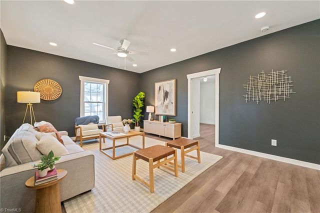 207 W Holt Street, Burlington, NC 27217