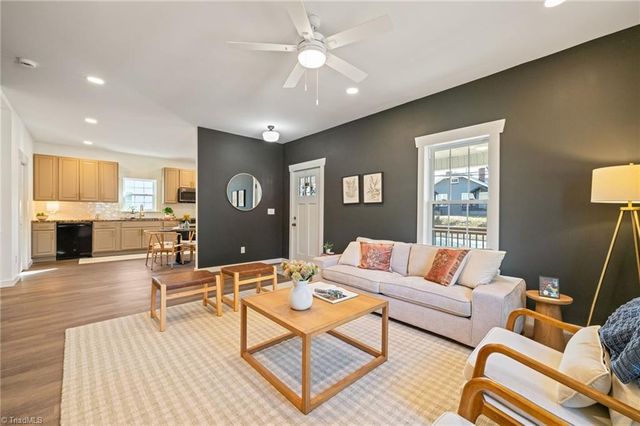 207 W Holt Street, Burlington, NC 27217