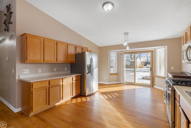 13850 Hartill Drive, Warren, MI 48089