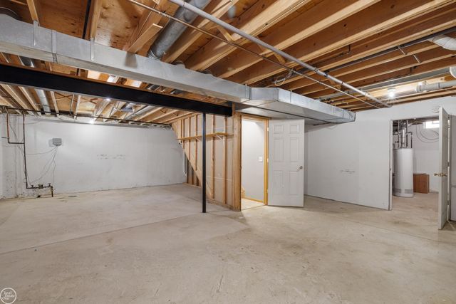 13850 Hartill Drive, Warren, MI 48089