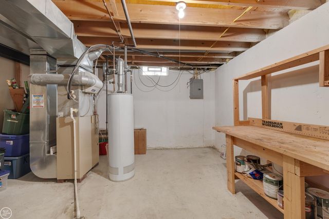 13850 Hartill Drive, Warren, MI 48089