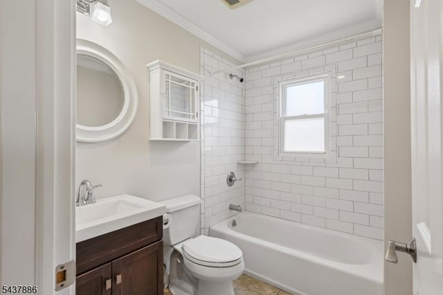 251 Main St, East Rutherford Boro, NJ 07073