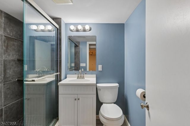 251 Main St, East Rutherford Boro, NJ 07073