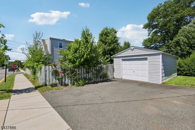 251 Main St, East Rutherford Boro, NJ 07073