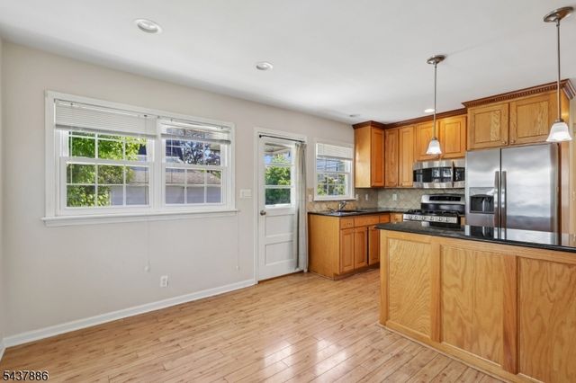 251 Main St, East Rutherford Boro, NJ 07073
