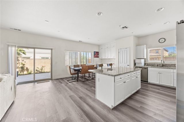7065 Sweetleaf, Fontana, CA 92336