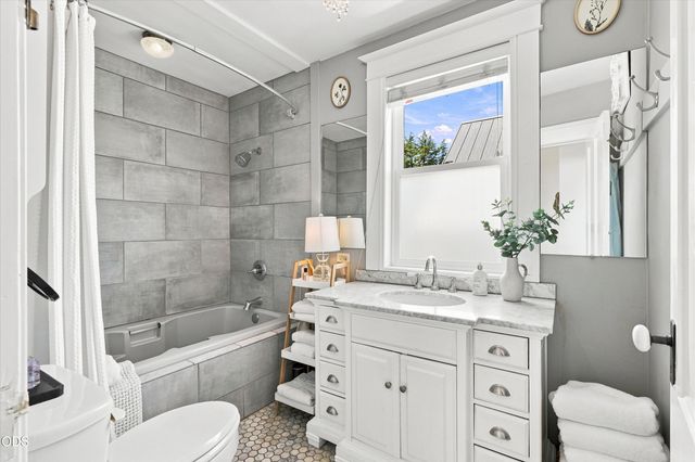 541 Fairview Street, Ashland, OR 97520