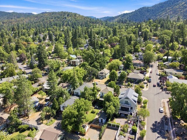 541 Fairview Street, Ashland, OR 97520