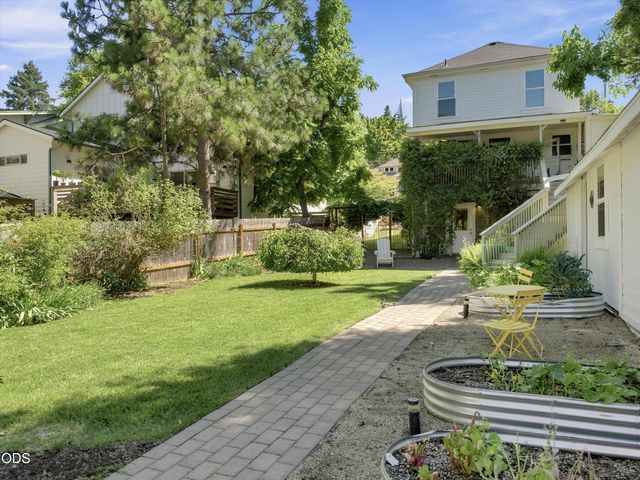 541 Fairview Street, Ashland, OR 97520