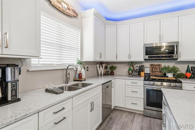 6 Hollow Oak Court, Imperial, MO 63052