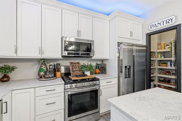 6 Hollow Oak Court, Imperial, MO 63052