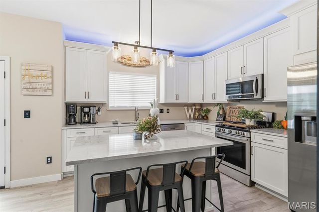 6 Hollow Oak Court, Imperial, MO 63052