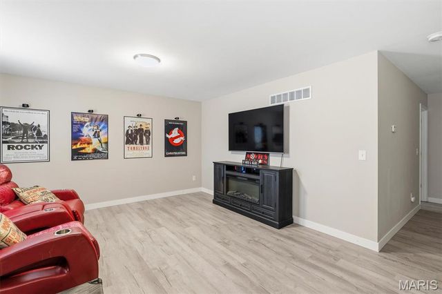 6 Hollow Oak Court, Imperial, MO 63052