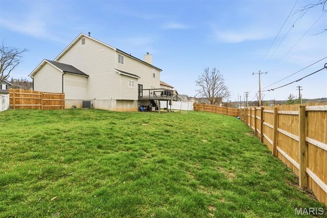 6 Hollow Oak Court, Imperial, MO 63052