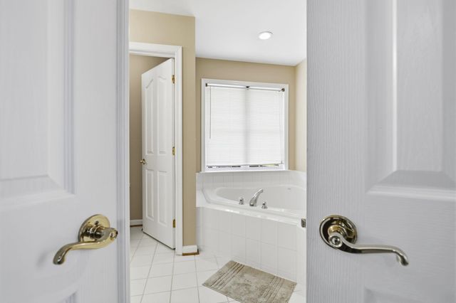 3606 HOLLANDS BRANCH CT, Street, MD 21154