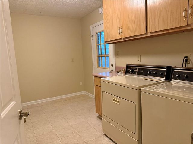 2945 Alan Drive SW, Marietta, GA 30064