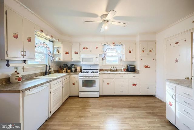 3069 N GEORGE ST, York, PA 17406