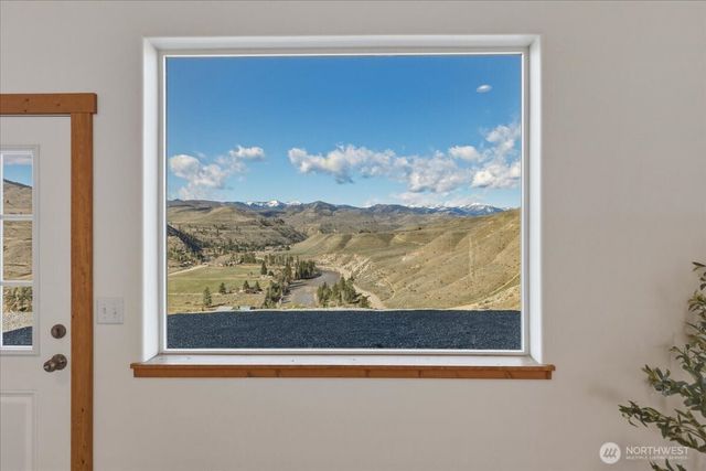 2 Island View Lane, Methow, WA 98834