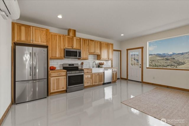 2 Island View Lane, Methow, WA 98834