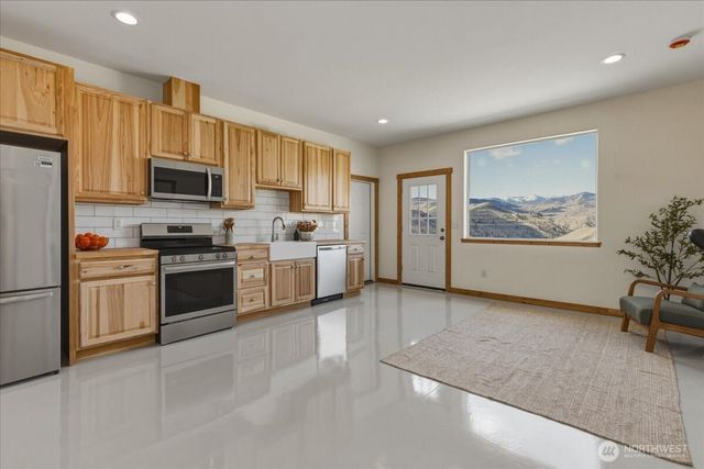 2 Island View Lane, Methow, WA 98834