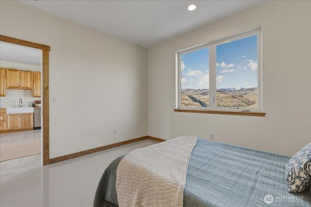 2 Island View Lane, Methow, WA 98834