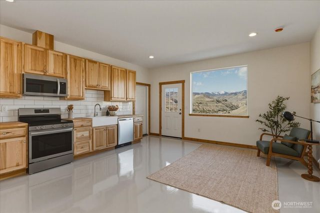 2 Island View Lane, Methow, WA 98834