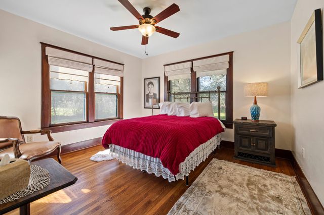 306 S Market ST, Flatonia, TX 78941
