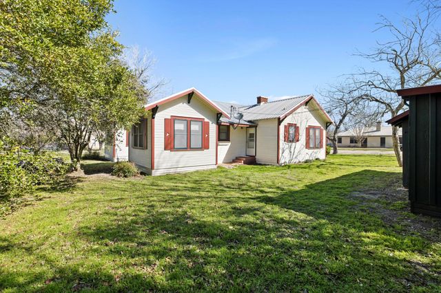 306 S Market ST, Flatonia, TX 78941