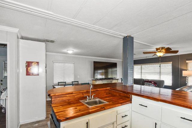 7408 Chantilly Ln, Sacramento, CA 95828