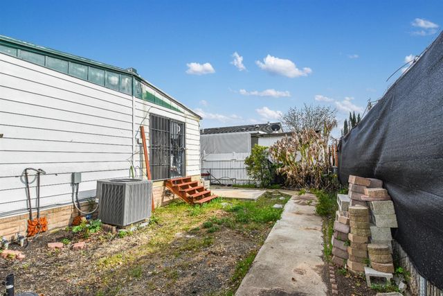 7408 Chantilly Ln, Sacramento, CA 95828