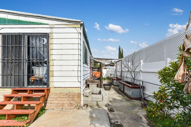 7408 Chantilly Ln, Sacramento, CA 95828