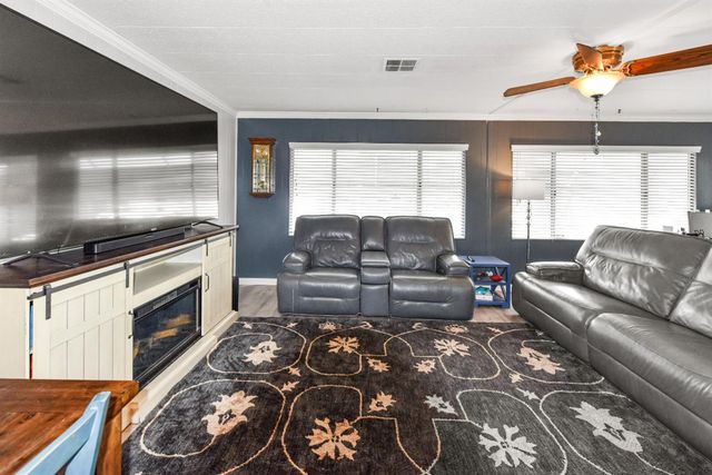 7408 Chantilly Ln, Sacramento, CA 95828
