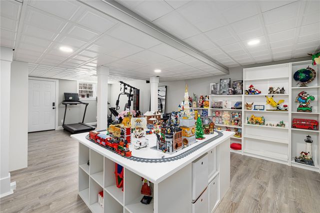 161 Stony Lane, North Kingstown, RI 02852