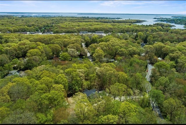161 Stony Lane, North Kingstown, RI 02852