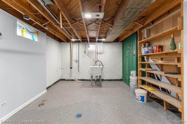 8276 Riverview Street, Dearborn Heights, MI 48127