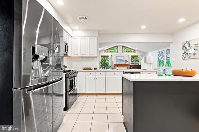 3155 MANOR RD, Huntingdon Valley, PA 19006